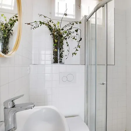 Excellent Condition, Benefits From Beautiful Volumes And The Charm Of The Old Apartment *