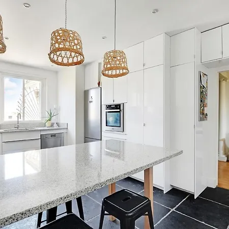 Apartment Excellent Condition, Benefits From Beautiful Volumes And The Charm Of The Old *