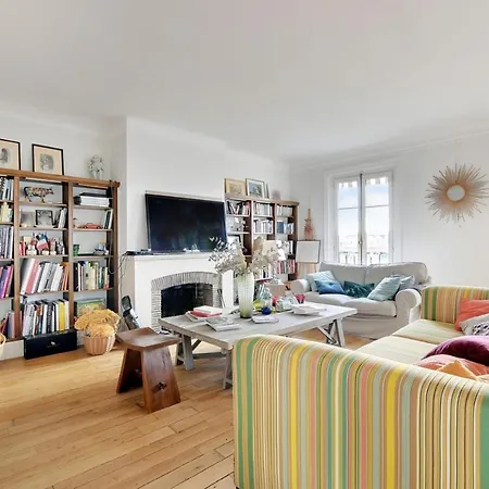 Excellent Condition, Benefits From Beautiful Volumes And The Charm Of The Old Apartment