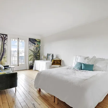 Apartment Excellent Condition, Benefits From Beautiful Volumes And The Charm Of The Old Paris